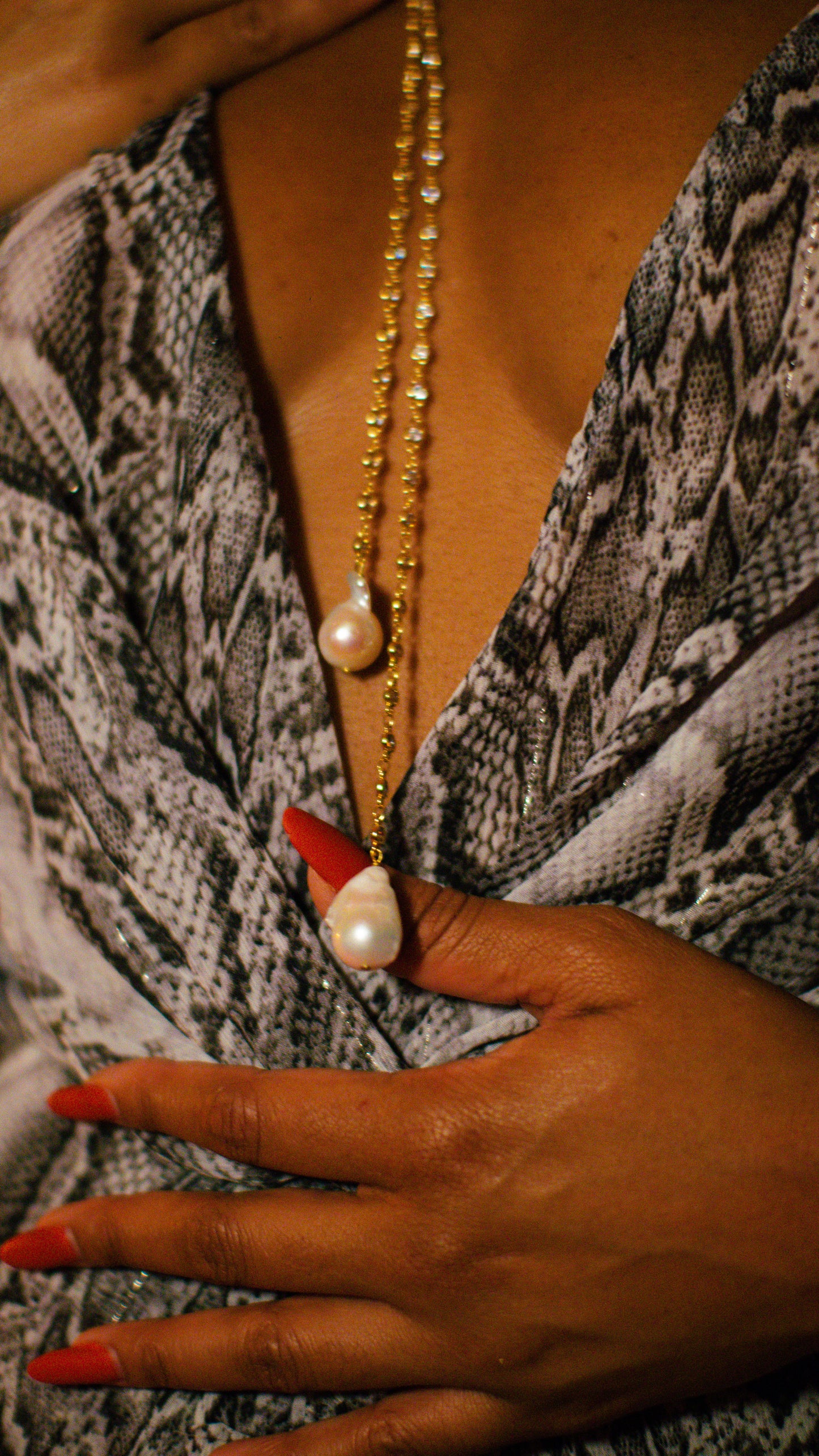 A Lady's Lariat Necklace
